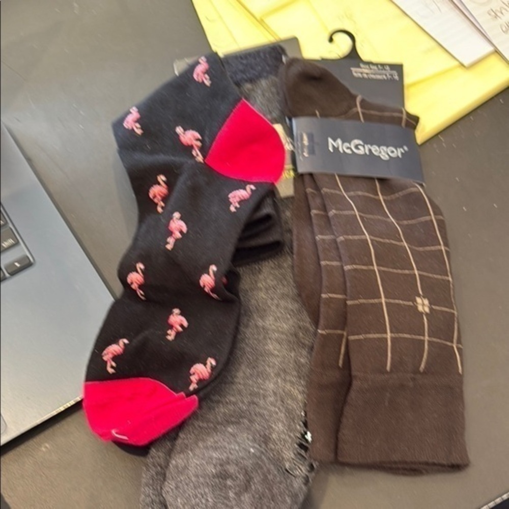 Casual Socks Black and Red Patterns 3 Pairs
